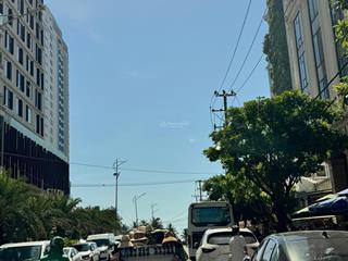 Góc lê lộ  an thượng 28. diện tích  225m2  ngang 11,5m. đang cho thuê, xây được cao tầng.