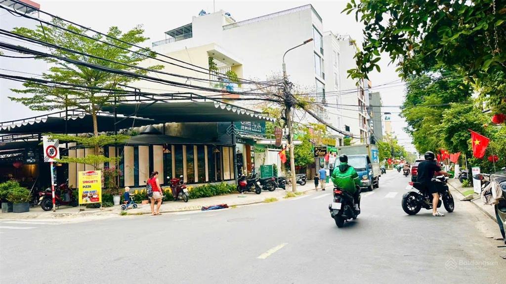 Lô góc hoàng kế viêm an thượng 17 ra biển chỉ 400m, 165,5m2 ngang 7,2m. đường 7,5m. giá 38 tỷ tl