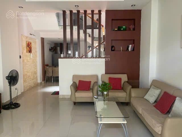 Bán lô mt nguyễn xuân khoát, tặng kèm nhà 2 tầng mới xây dt 100m2, ngang 5m siêu đẹp
