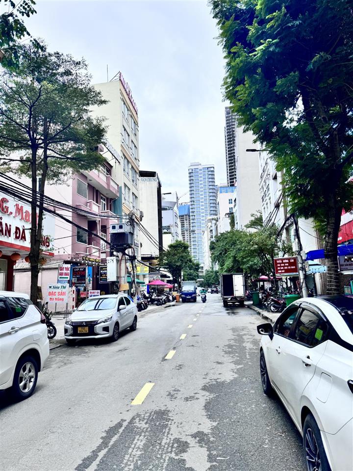 Lô đất đẹp đường ngô quang huy  đối lưng vương thừa vũ, ra bãi tắm 300m