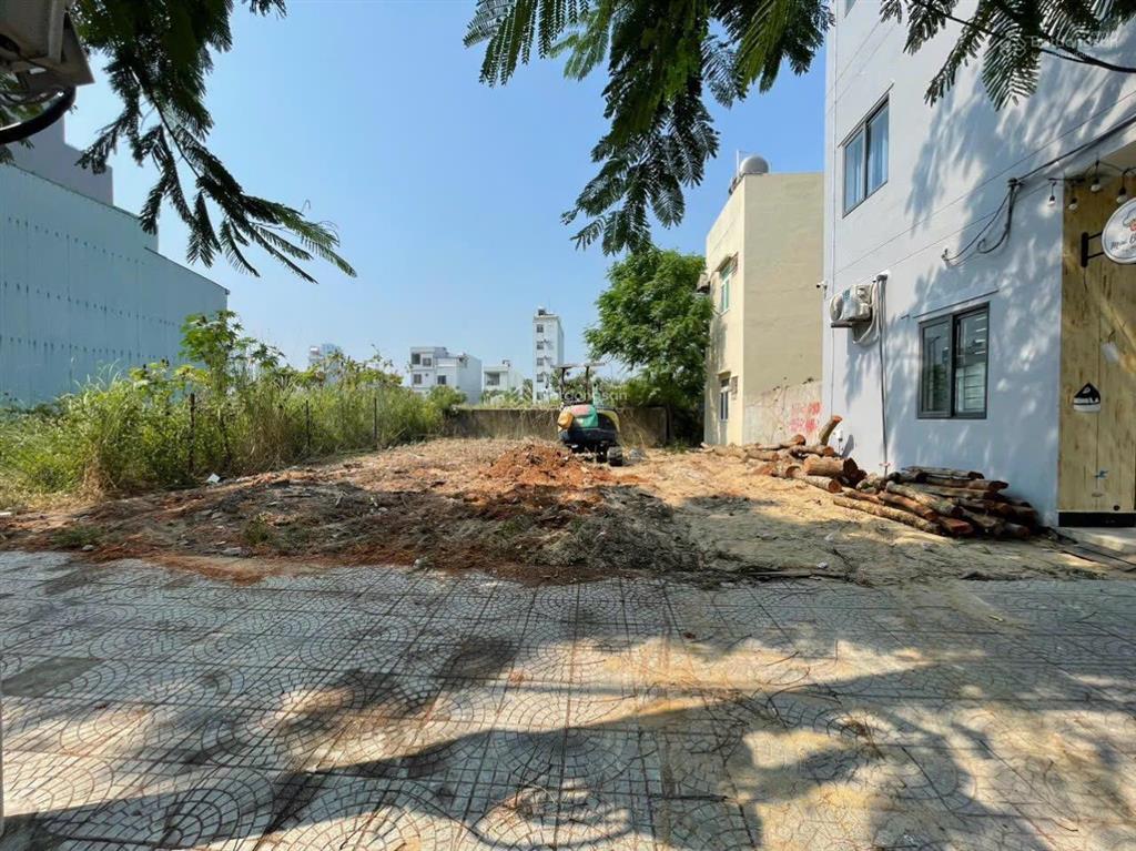 Chủ bán cặp trần đức thông đối lưng vương thừa vũ. 160m2  ngang 10m  cạnh 2 tòa tháp của sungroup