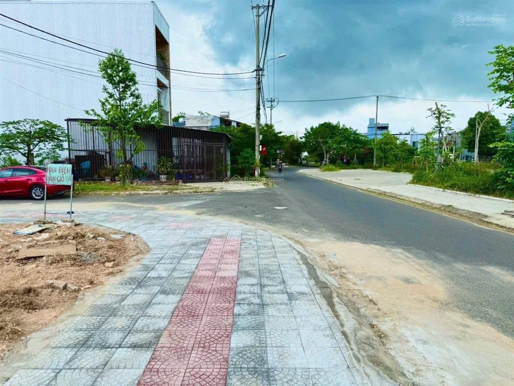 Bán lô góc 2 mặt tiền đường thu bồn đối diện công viên hoà xuân giá tốt