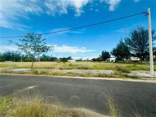 Bán biệt 373m2 thự cách bãi biển nguyễn tất thành chỉ 100 mét, ngay bên kdl mikazuki chỉ 3x tr/m2