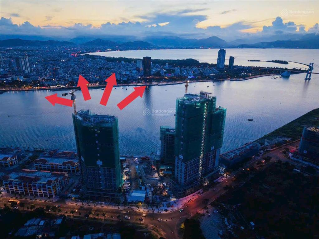 Căn 3pn view trực diện sông dt 111m2, căn hộ với 27.8m chiều dài mặt view sông hàn đẳng cấp