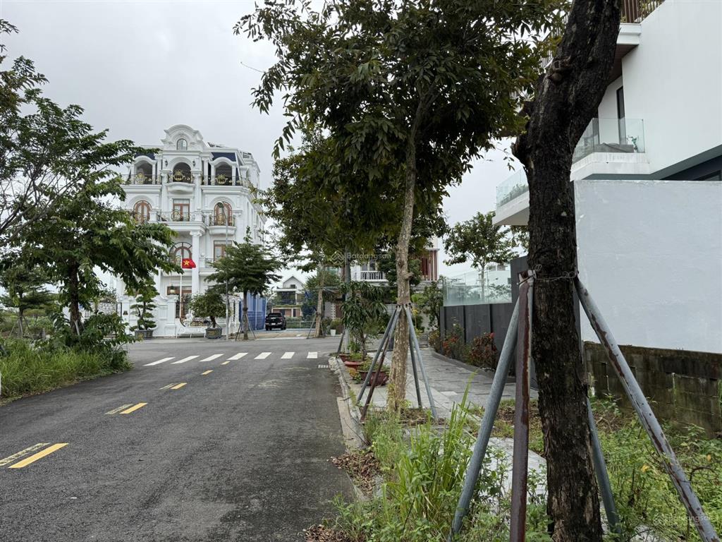 Bán đất biệt thự euro village 2 đường giáng hương 4  hoà xuân  đà nẵng. chủ rin chưa qua đầu tư.