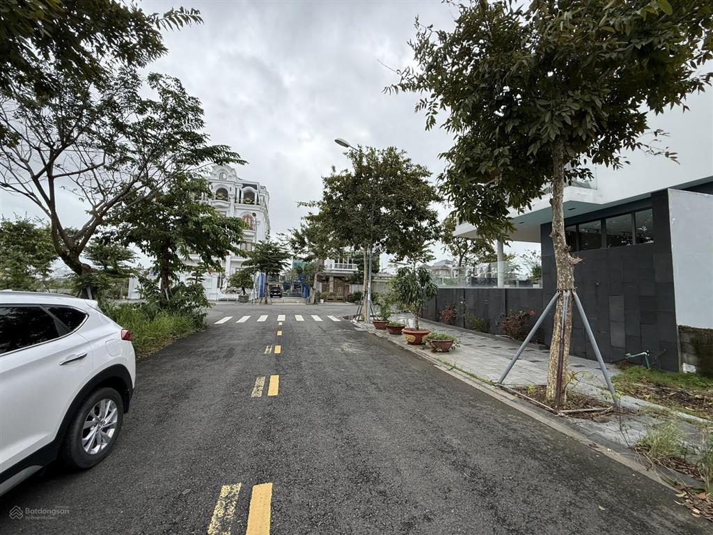 Bán đất biệt thự euro village 2 đường giáng hương 4  hoà xuân  đà nẵng. chủ rin chưa qua đầu tư.