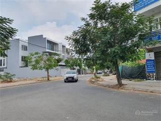 Bán góc 2 mặt tiền đẹp  đường bùi thiện ngộ và huỳnh ngọc đủ dt lớn 236m2