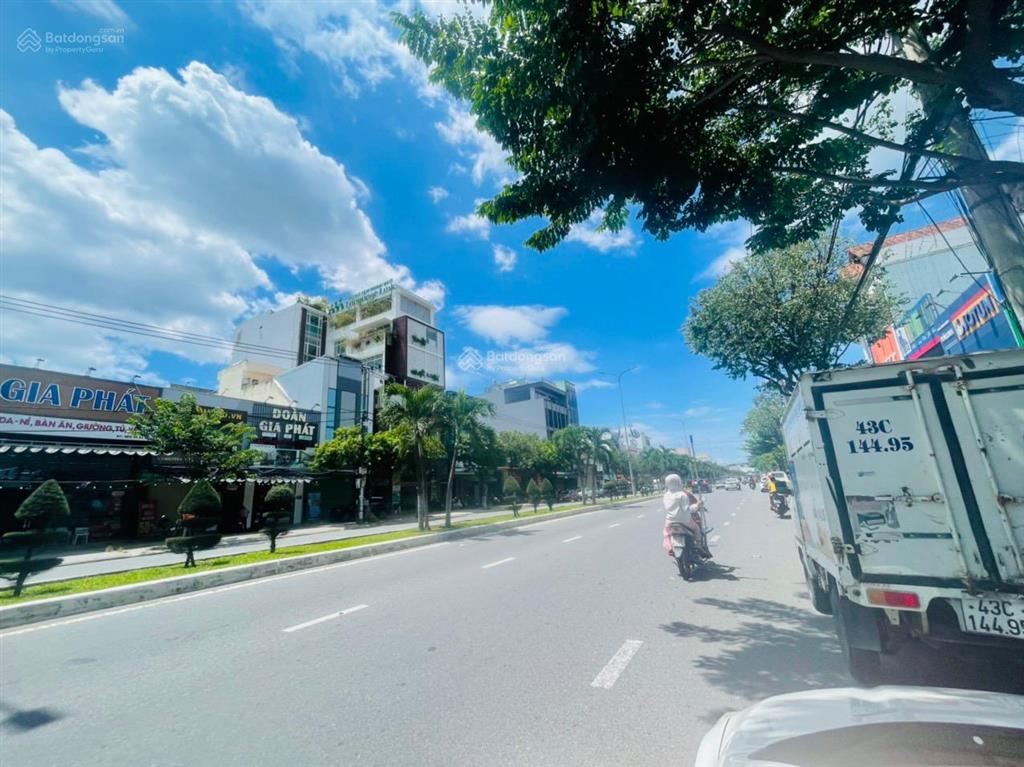 Bán lô góc 4 mặt tiền nguyễn hữu thọ hiện có doanh thu 500tr/tháng gọi đàm tiến