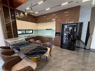 Bán lô góc 2 mặt tiền có biệt thự 3 tầng đường nguyễn sơn full nội thất  gọi đàm tiến