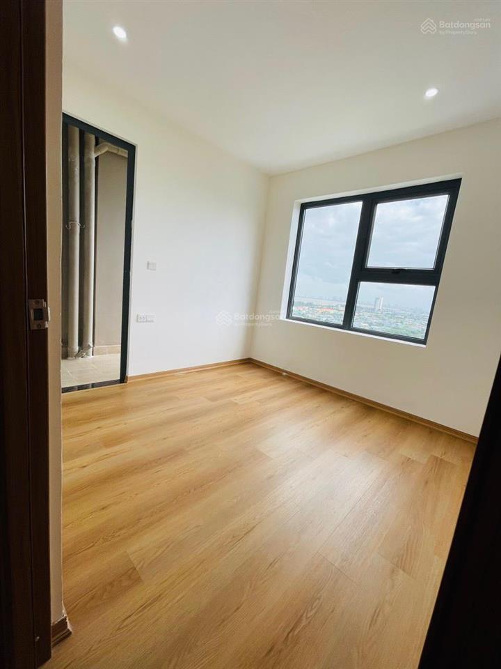 Chính chủ bán căn hộ 2pn  view phố đông nam  sổ hồng sẵn, hỗ trợ vay bank