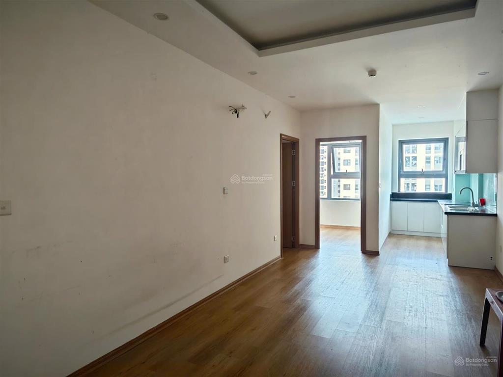 Chính chủ bán căn hộ 2pn  view phố đông nam  sổ hồng sẵn, hỗ trợ vay bank