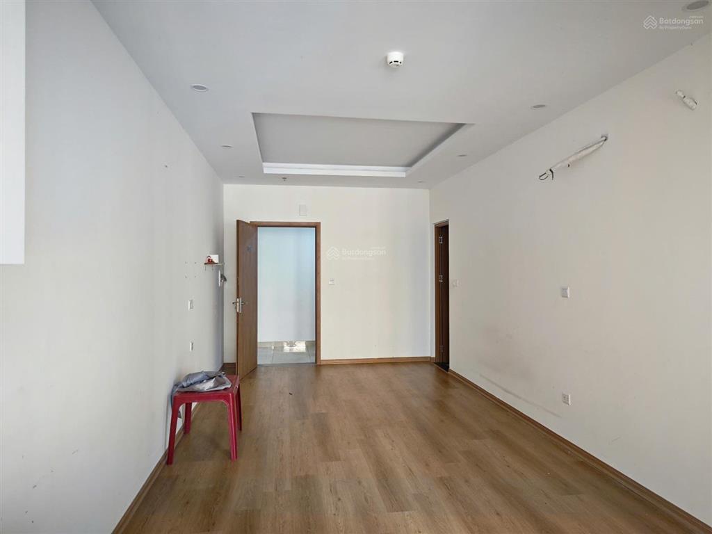 Chính chủ bán căn hộ 2pn  view phố đông nam  sổ hồng sẵn, hỗ trợ vay bank