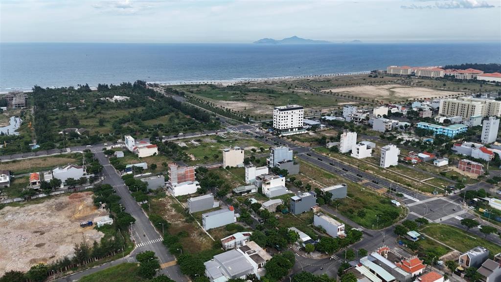 Bán lô góc thông biển võ văn đồng và phan đình thông nhìn ra bãi biển, khu tân trà.