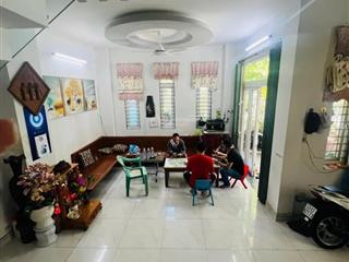 Sơn trà, nhà 3 tầng góc 2 mặt tiền. vị trí trung tâm  gần biển. giá 11. x tỷ
