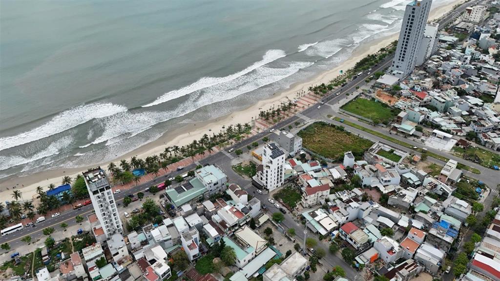 Mặt tiền biển hoàng sa, đối diện bãi tắm mân thái