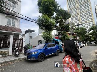 Chủ đi mỹ, gấp bán nhà 4 tầng mt lê thước, 100m sát biển mỹ khê, dòng tiền 35 triệu chỉ 17.5 tỷ