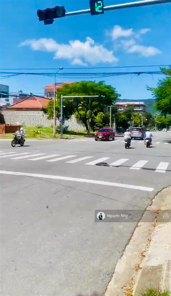 Bán lô đất hồ hán thương sơn trà sát góc ngã tư  trục 15m thông trần hưng đạo 100m2 ngang 5m.