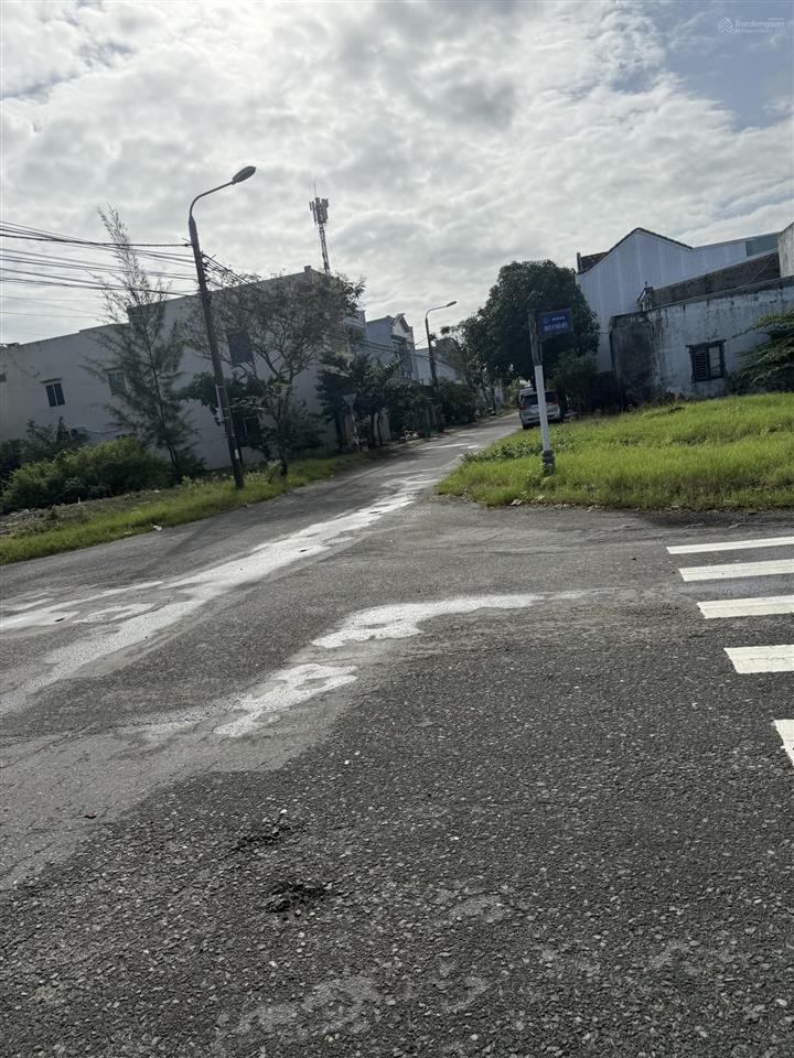 Bán lô đất đường nguyễn phạm tuân sát biển đông hải tân trà 140m2(7x20)