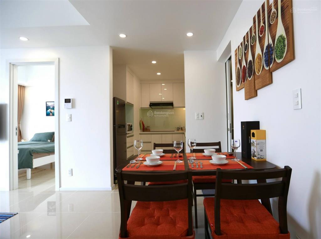 Bán căn hộ view sông hàn, dt 62,7m2 (2pn)  bàn giao nội thất liền tường cao cấp, sổ hồng vĩnh viễn