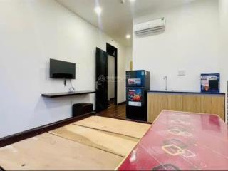 Bán toà khách sạn  căn hộ 5 tầng 250m2 siêu vip mặt biển nguyễn tất thành, dòng tiền 100tr/ tháng