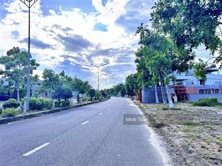 300m2 nở hậu đẹp sát trường fpt, đường lớn 34m