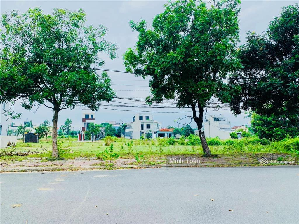 Kẹt tiền bán gấp nhà cấp 4 ngang 8m sạch đẹp gần chợ điện ngọc