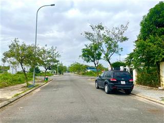 Bán lô đất biệt thự 180m2 cực đẹp, gần đại học fpt cực hiếm