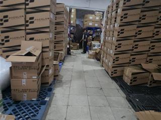 Cho thuê kho nhà xưởng 200m2 bồ đề ( 237 phú viên) 11,8 triệu/t  0333 319 *** gần cầu chương dương.