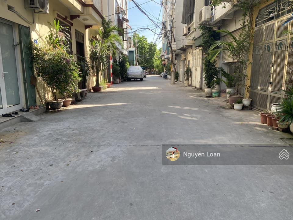 Bán đất ngõ 548 nguyễn văn cừ phân lô hơn 13 tỷ 80m2 thửa vuông ô tô vào đất 0333 319 ***