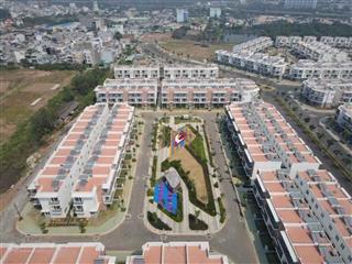 Bán căn nhà phố 7x15 view công viên 1 trệt 2 lầu dự án dragon village giá 7.3 tỷ  0938 139 ***