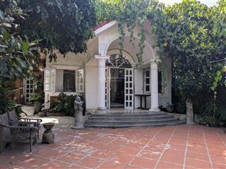 Gấp! bán nhà 2 tầng rộng rãi như villa, sân vườn cây ăn trái, view núi tôn đản giá chỉ 3. x tỷ