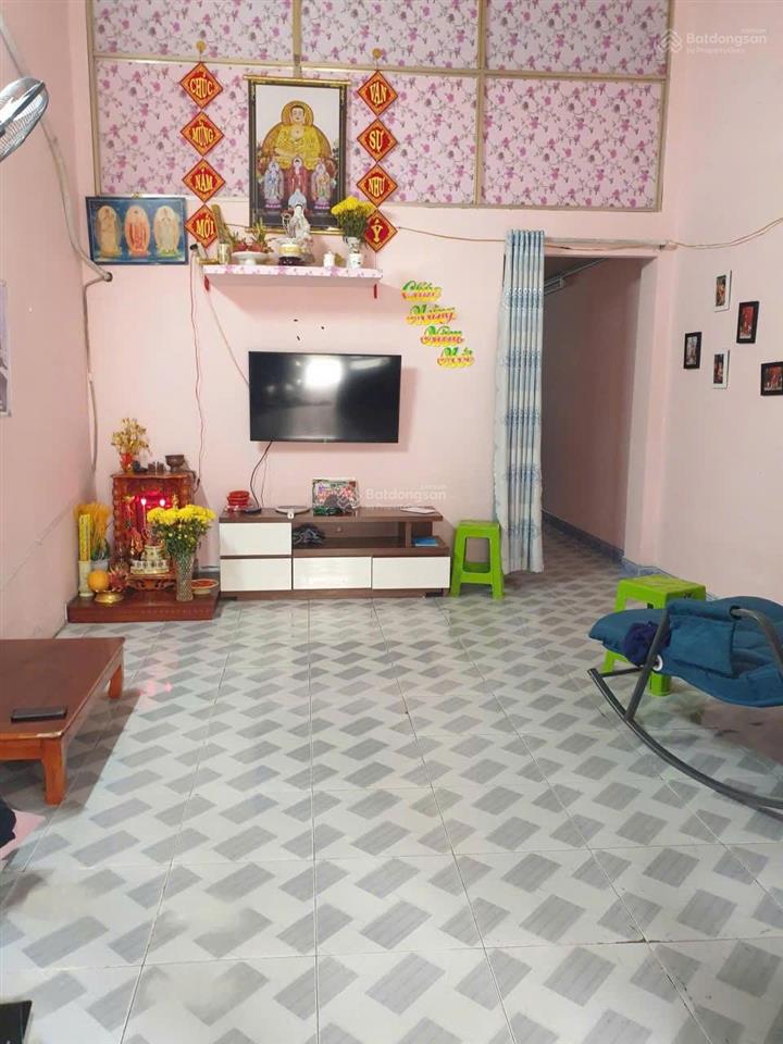 Nhà cấp 4 đúc lửng dt  4 x 22m gần nhà thờ tân mỹ , chợ đầu mối hóc môn