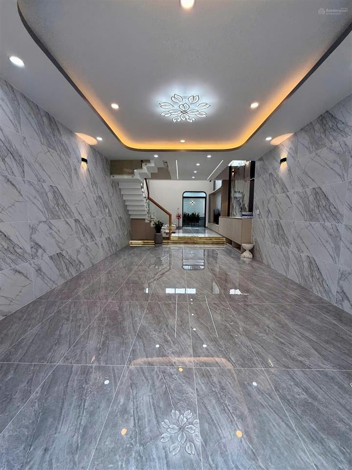 Siêu phẩm nhà mới tuyệt đẹp gần chợ đầu mối hóc môn , thiết kế hiện đại trệt  lửng  2 lầu  st