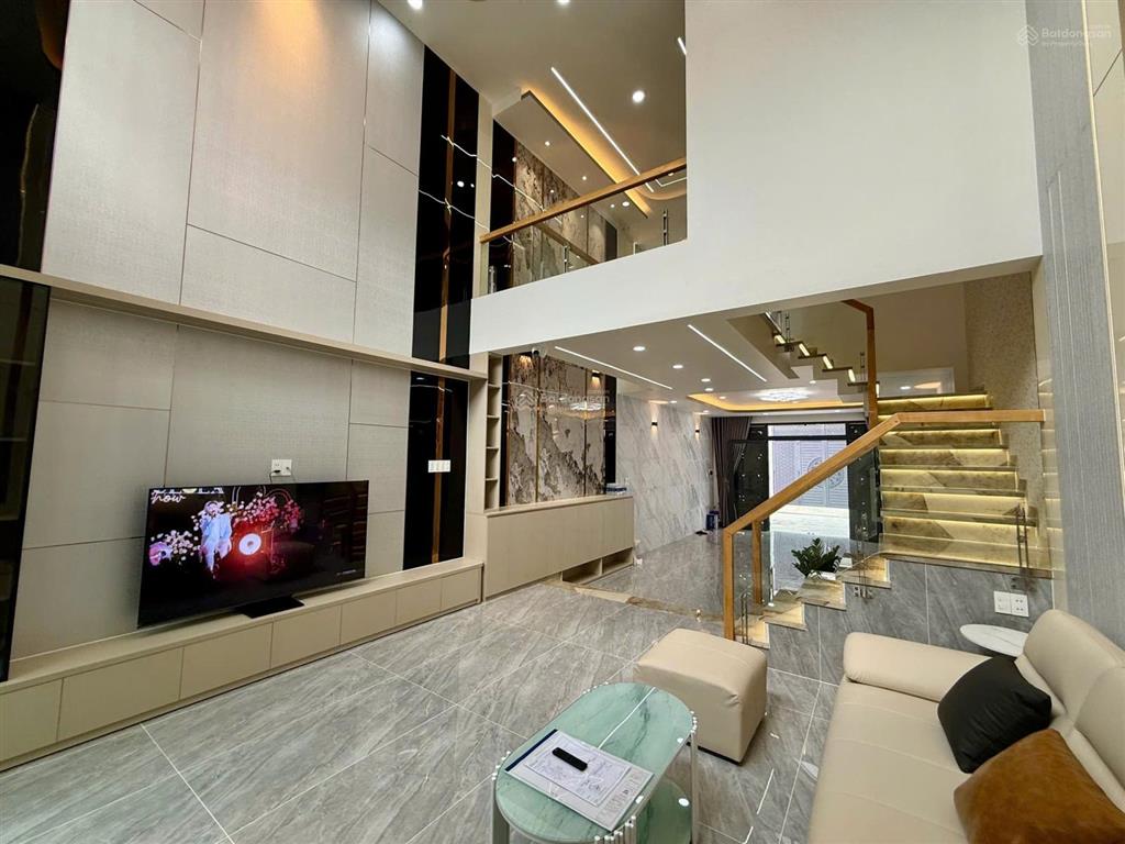 Siêu phẩm nhà mới tuyệt đẹp gần chợ đầu mối hóc môn , thiết kế hiện đại trệt  lửng  2 lầu  st