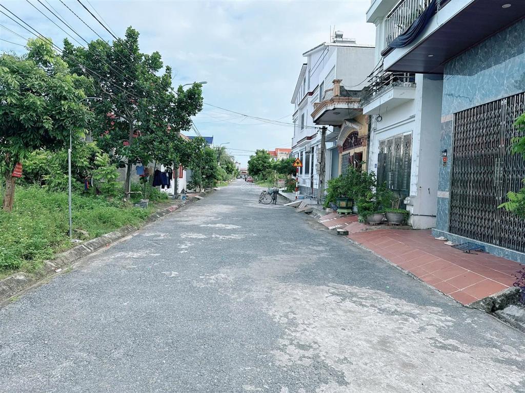 Lô mặt đường 10m tân thành, dương kinh, hải phòng.  dt 120m2 ( ngang 6m )
 đường thông rộng 1