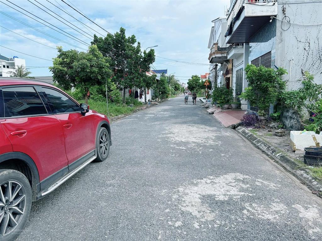 Lô mặt đường 10m tân thành, dương kinh, hải phòng.  dt 120m2 ( ngang 6m )
 đường thông rộng 1