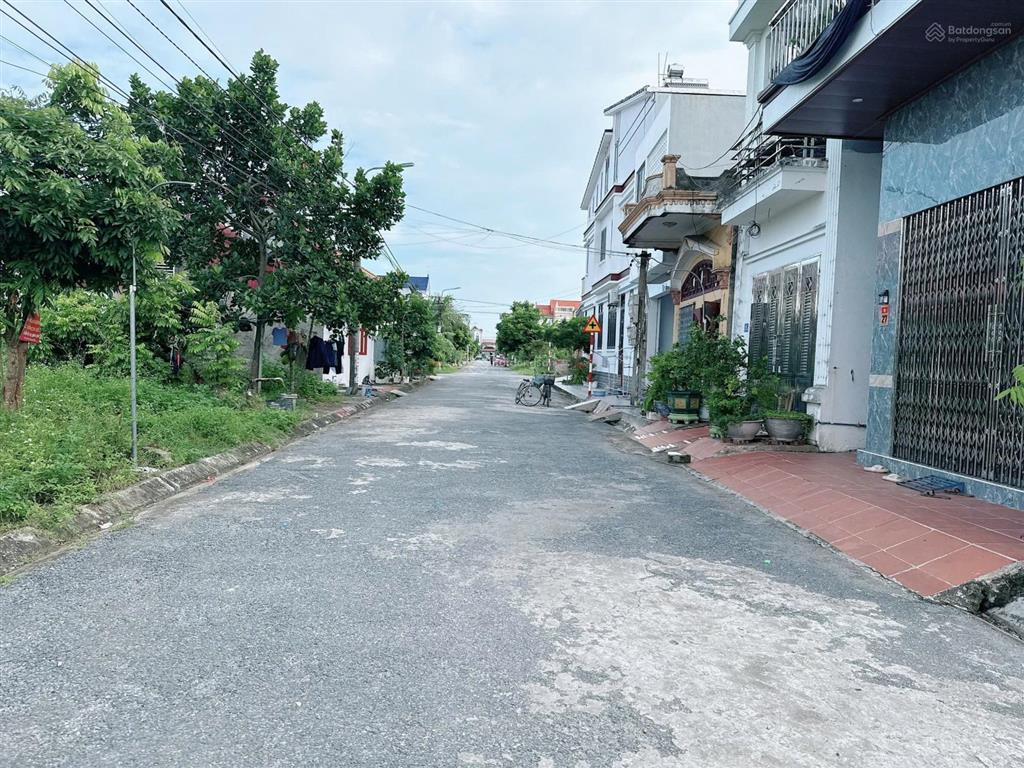 Lô mặt đường 10m tân thành, dương kinh, hải phòng.  dt 120m2 ( ngang 6m )
 đường thông rộng 1