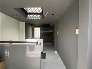 Nhà mới đẹp, đầy đủ nội thất  1 trệt 2 lầu sân thượng  5pn 3vs  vạn kiếp p3 bình thạnh