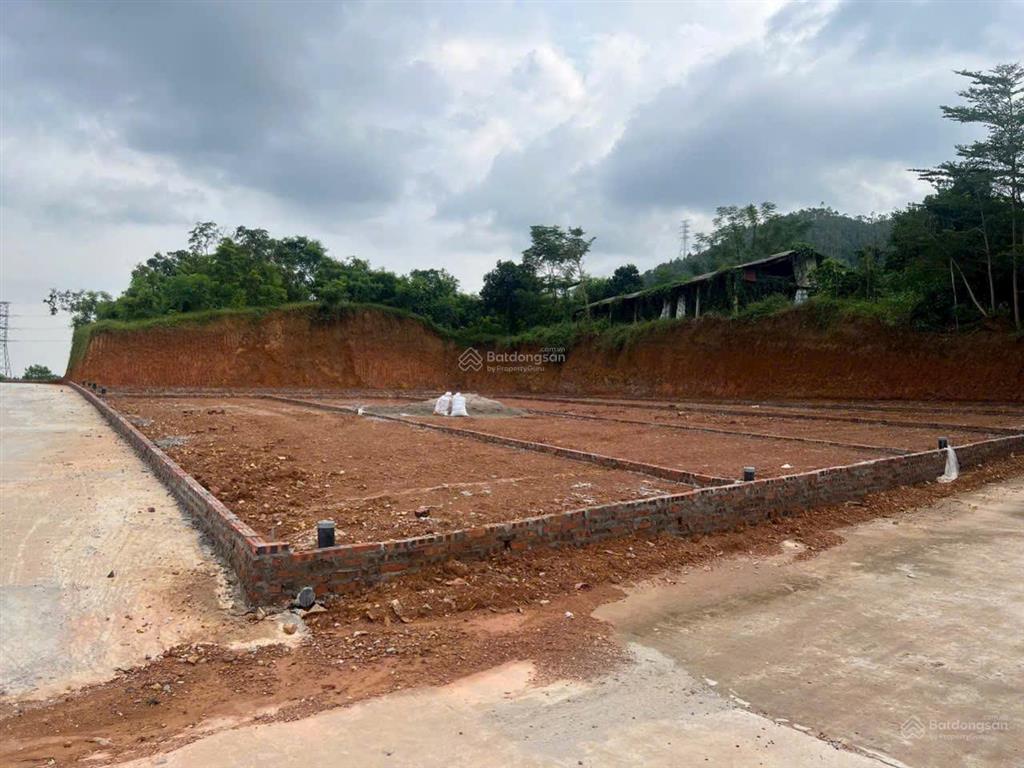 Nay e bắt đầu mở bán khu 9 lô khu tu vũ, thanh thuỷ, phú thọ gần hồ phượng mao. giá chỉ 550tr/lô