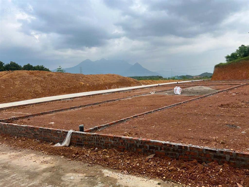 Nay e bắt đầu mở bán khu 9 lô khu tu vũ, thanh thuỷ, phú thọ gần hồ phượng mao. giá chỉ 550tr/lô