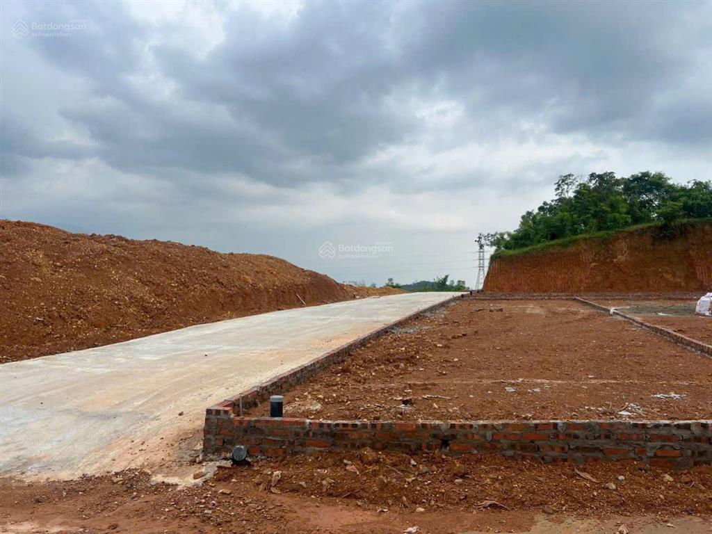 Nay e bắt đầu mở bán khu 9 lô khu tu vũ, thanh thuỷ, phú thọ gần hồ phượng mao. giá chỉ 550tr/lô