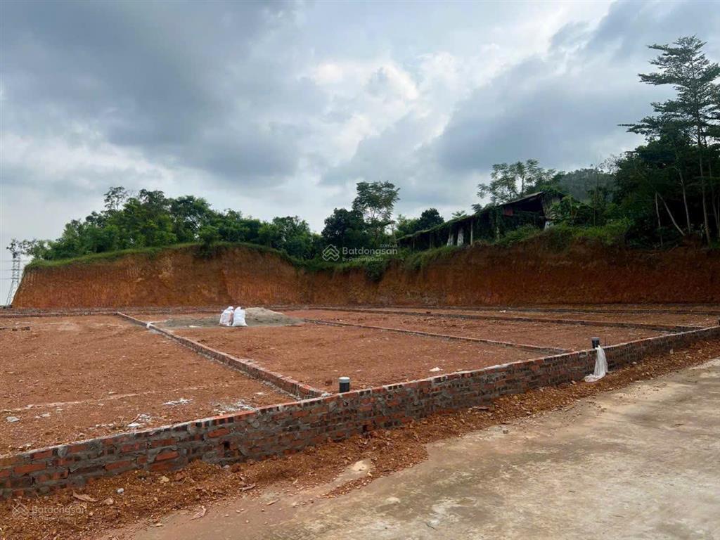 Nay e bắt đầu mở bán khu 9 lô khu tu vũ, thanh thuỷ, phú thọ gần hồ phượng mao. giá chỉ 550tr/lô