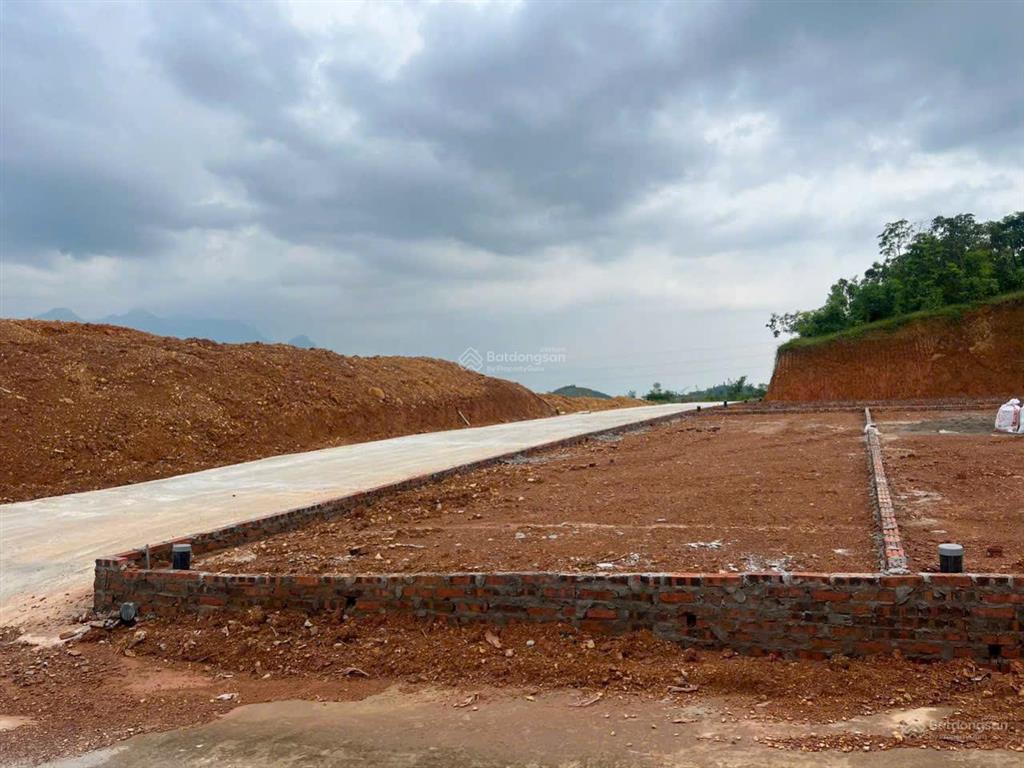 Nay e bắt đầu mở bán khu 9 lô khu tu vũ, thanh thuỷ, phú thọ gần hồ phượng mao. giá chỉ 550tr/lô