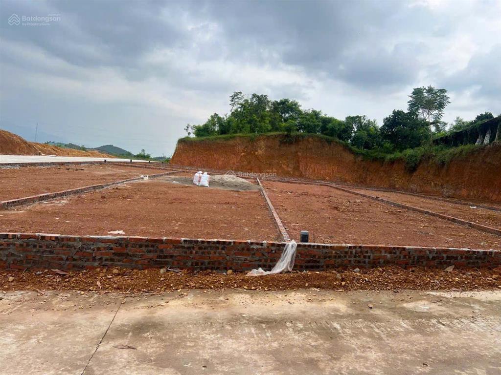 Nay e bắt đầu mở bán khu 9 lô khu tu vũ, thanh thuỷ, phú thọ gần hồ phượng mao. giá chỉ 550tr/lô