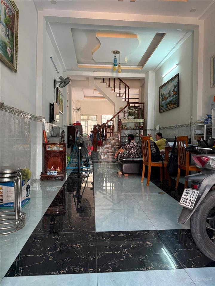 Bán nhà mặt tiền hẻm xe hơi 1419 lê văn lương phước kiển dt 70.8m2 trệt 2lầu 6pn 5wc giá 5.2tỷ
