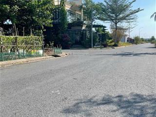 Bán lô đất góc 2 mặt tiền kdc long thới nhà bè dt 222.6m2 sổ cầm tay xây dựng ngay giá 27tr/m2