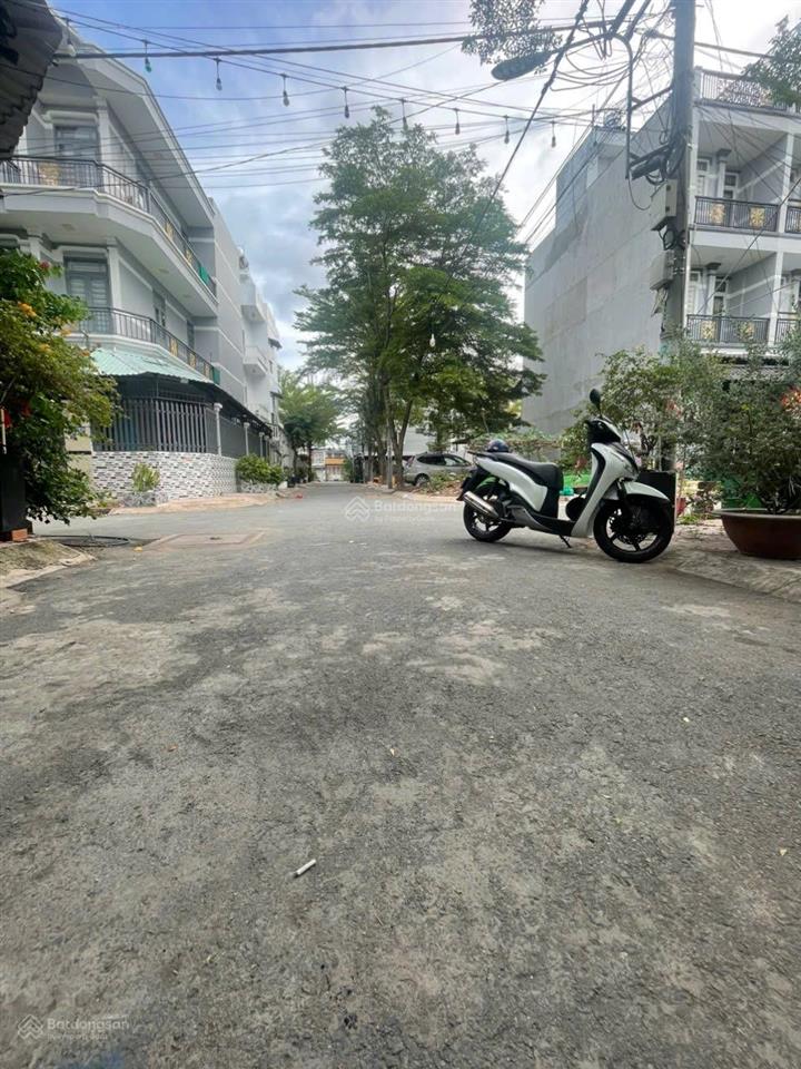 Bán lô góc 2 mặt tiền khu dân cư hiện hữu lê văn lương phước kiển nhà bè dt 96m2 shr giá 5.4tỷ