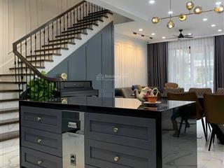 Bán bt tại nine south estates, giá 18 tỷ dt 140m2 trệt 2lầu 3pn 4wc full nội thất cao cấp