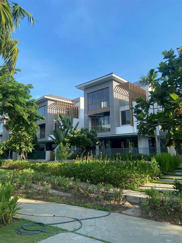 Bán biệt thự view sông biệt lập the rio  dt 300m2 xd 3 tầng sổ hồng giá 52 tỷ 0932 089 ***