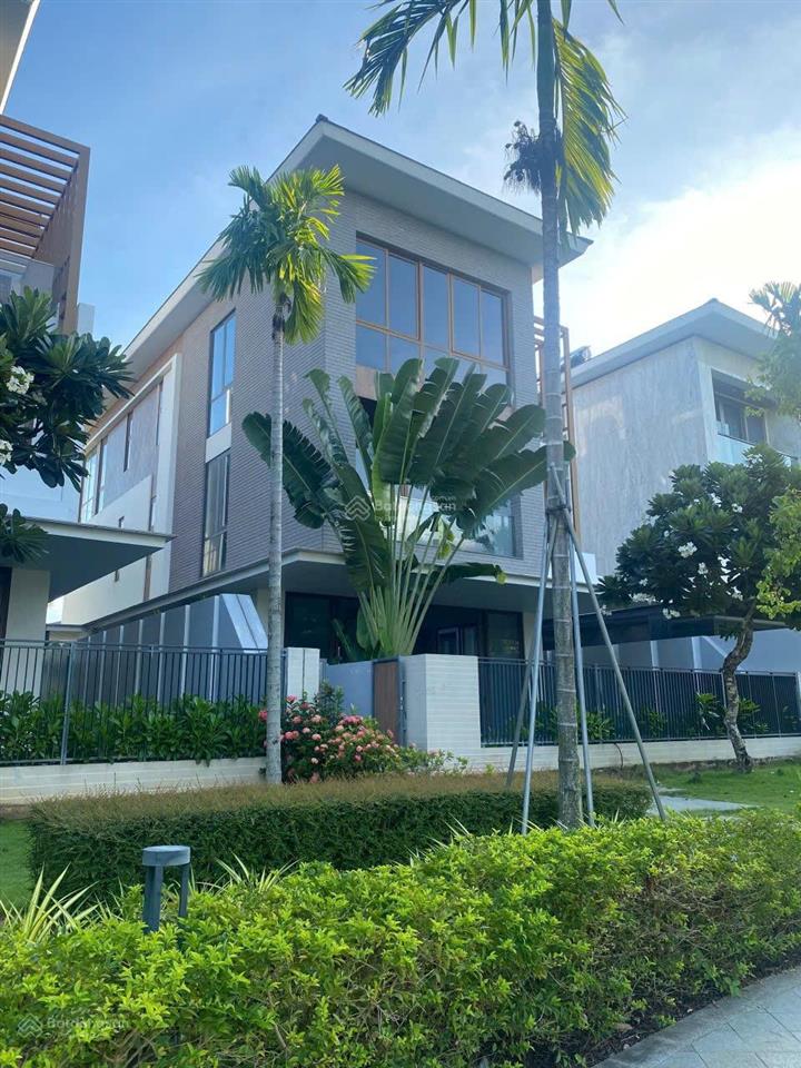 Bán biệt thự view sông biệt lập the rio  dt 300m2 xd 3 tầng sổ hồng giá 52 tỷ 0932 089 ***